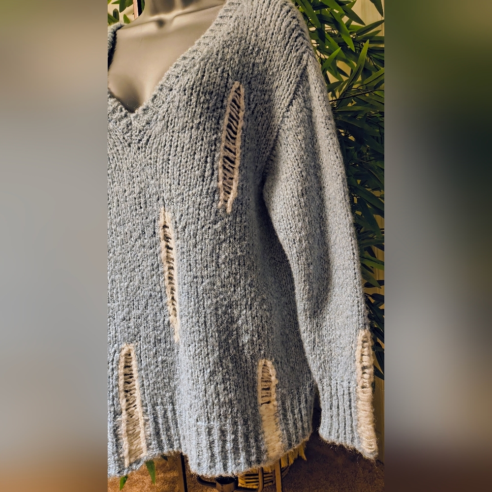 AMS Pure Uniquely Beautiful Baby Blue V-Neck Sweater (Nwot) - Picture 3 of 7